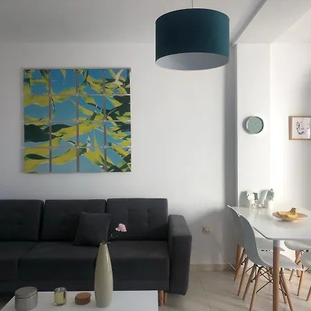 Apartment El Paraiso, 3 Bed 2 Bath, 300m From The Sea