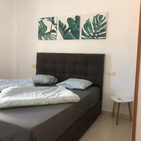 Apartment El Paraiso, 3 Bed 2 Bath, 300m From The Sea *
