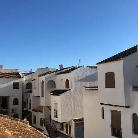 El Paraiso, 3 Bed 2 Bath, 300m From The Sea *
