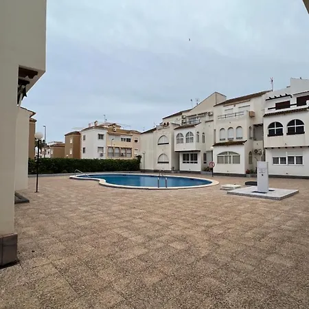 Apartment El Paraiso, 3 Bed 2 Bath, 300m From The Sea